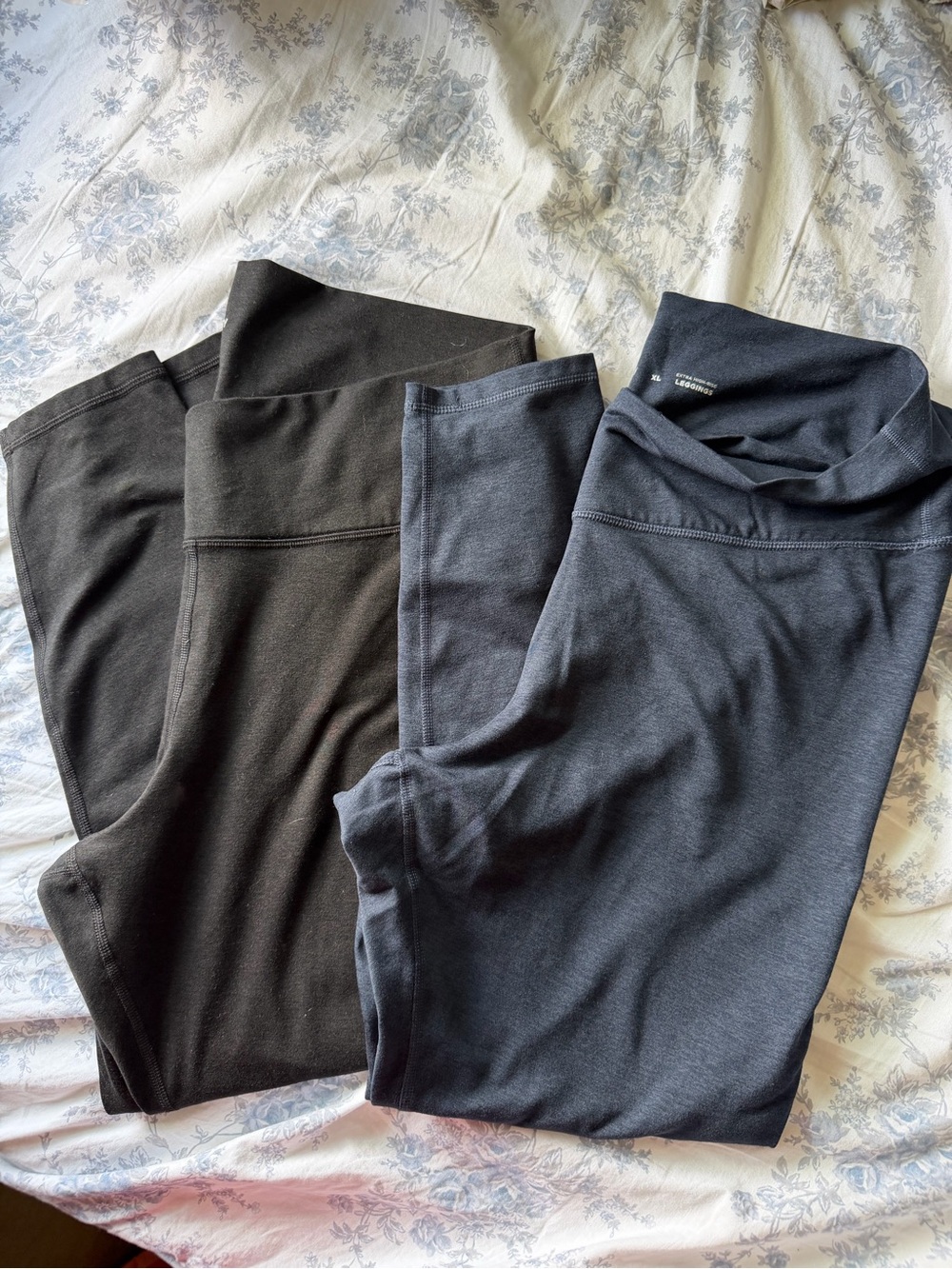 Old Navy CloudComfy Extra High-Rise Leggings in Charcoal Heather